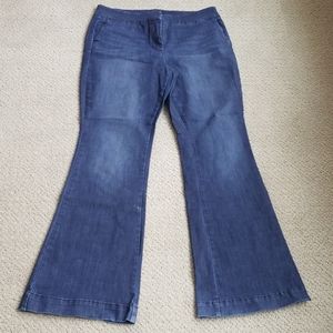 Stretch Jean's- trouser/flare fit